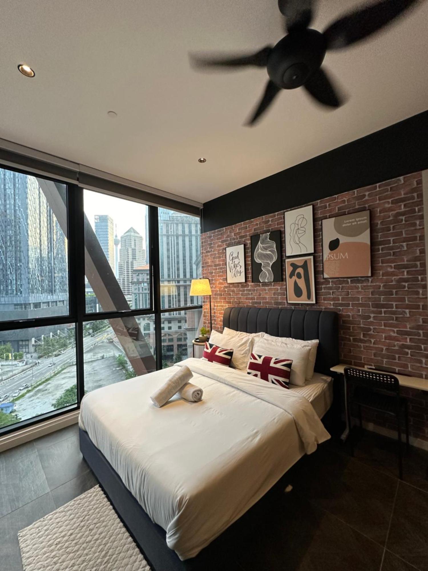 Scarletz Suites Klcc By Aura Kuala Lumpur Exterior photo