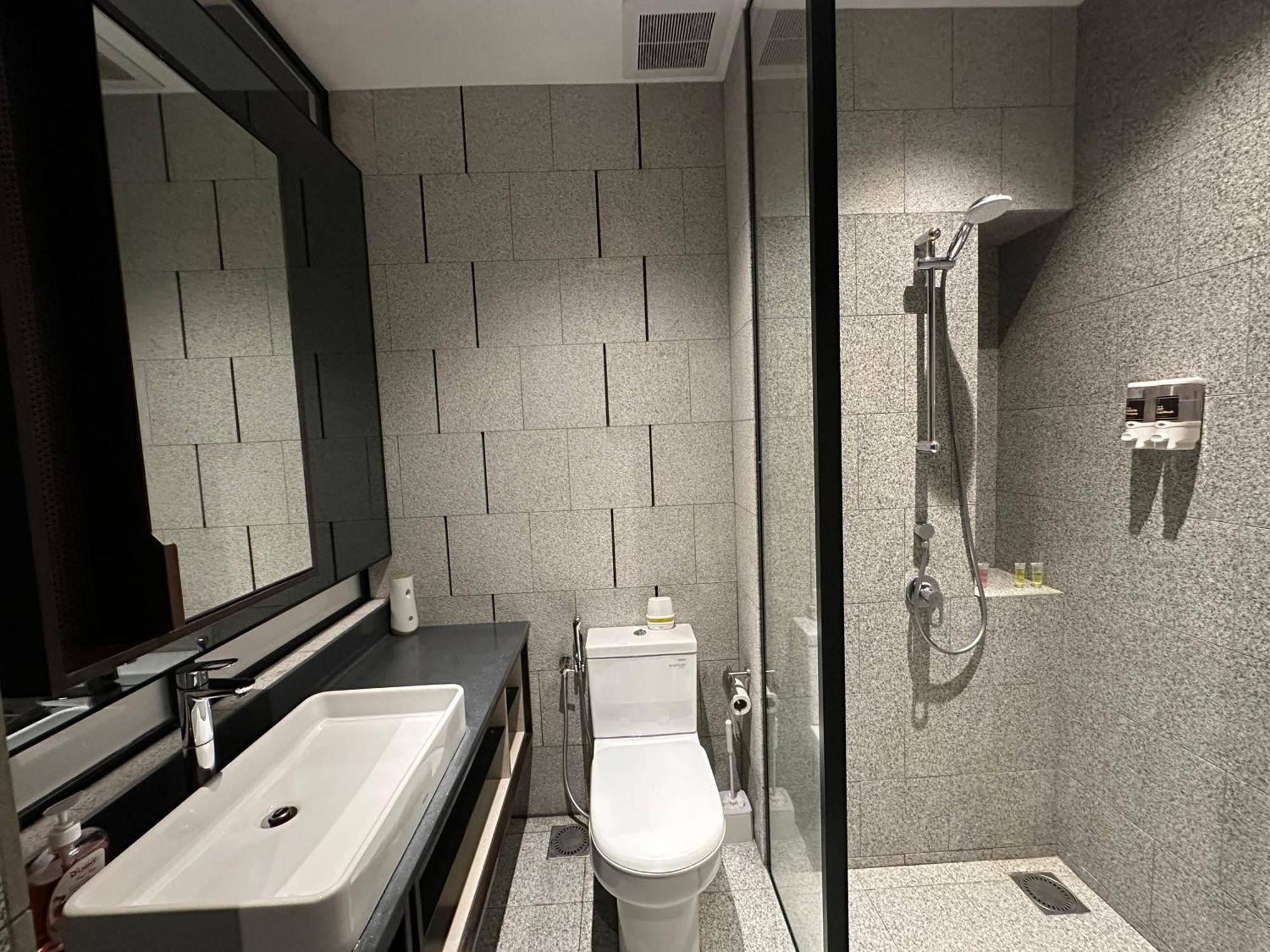 Scarletz Suites Klcc By Aura Kuala Lumpur Exterior photo