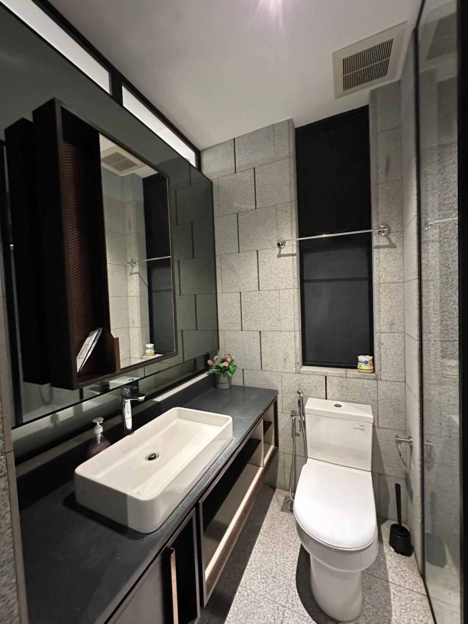 Scarletz Suites Klcc By Aura Kuala Lumpur Exterior photo
